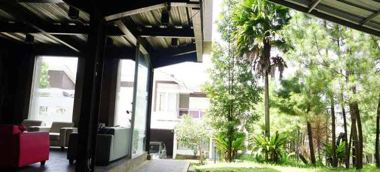 穆蒂亚拉别墅之家(Mutiara Home Villa)图片