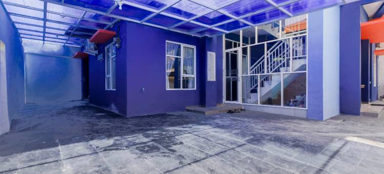 红多兹伊斯兰酒店-近勿加泗大都会购物中心(RedDoorz Syariah Near Metropolitan Mall Bekasi)图片