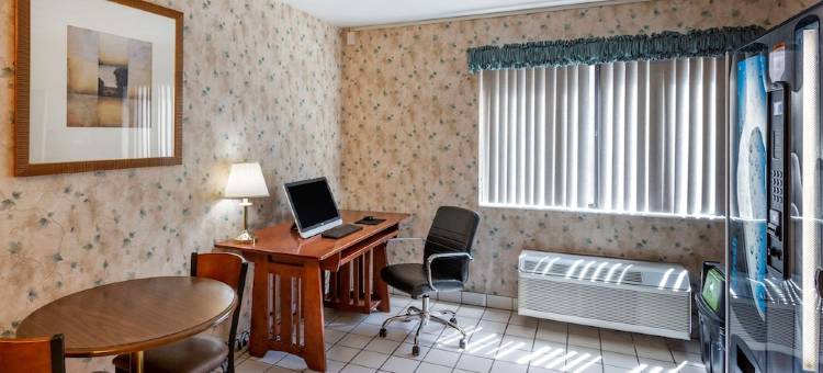 伊克诺套房酒店(Econo Lodge Inn and Suites)图片