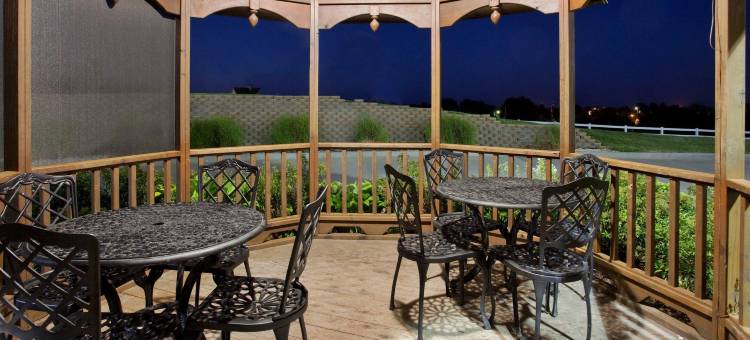 恩波里亚美茵斯坦套房酒店(MainStay Suites Emporia)图片