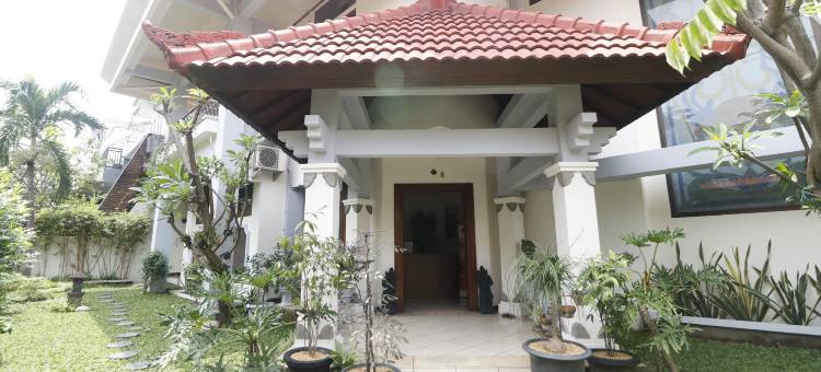 瑞德多兹回教酒店 - 近诗都阿佐哥罗达三角洲(RedDoorz Syariah Near Gelora Delta Sidoarjo)图片