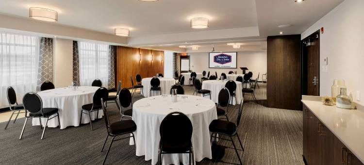 希尔顿欢朋套房酒店-魁北克市圣罗穆亚尔德(Hampton Inn & Suites by Hilton Quebec City Levis)图片