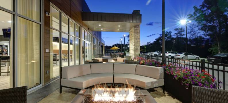 爱荷华州爱荷华城大学高地万怡酒店(Courtyard Iowa City University Heights)图片