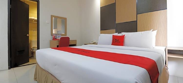 瑞德多兹普拉斯酒店 - 近罗萨里海滩(RedDoorz Plus near Pantai Losari)图片
