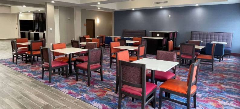 谢茨拉昆塔温德姆套房酒店(La Quinta Inn & Suites by Wyndham Schertz)图片