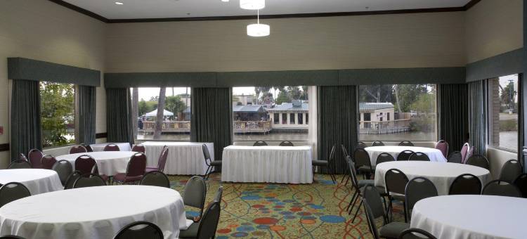 智选假日套房酒店布朗斯维尔 by IHG(Holiday Inn Express & Suites Brownsville by IHG)图片