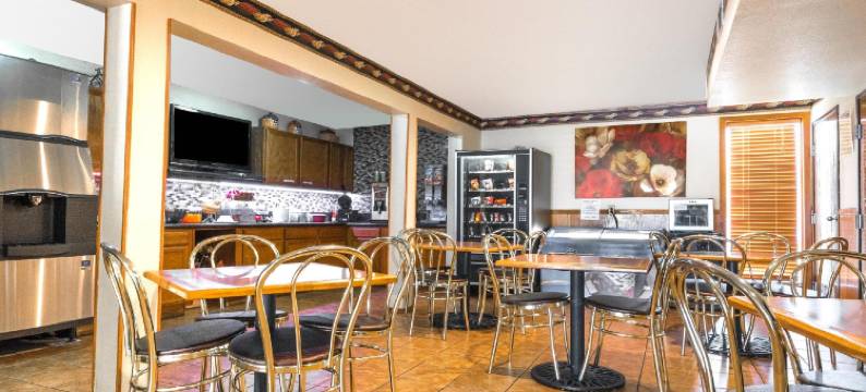 韦科大学区速8酒店(Super 8 by Wyndham Waco University Area)图片