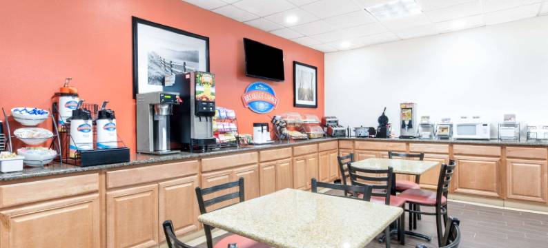 米德兰机场温德姆呗盟酒店(Baymont by Wyndham Midland Airport)图片