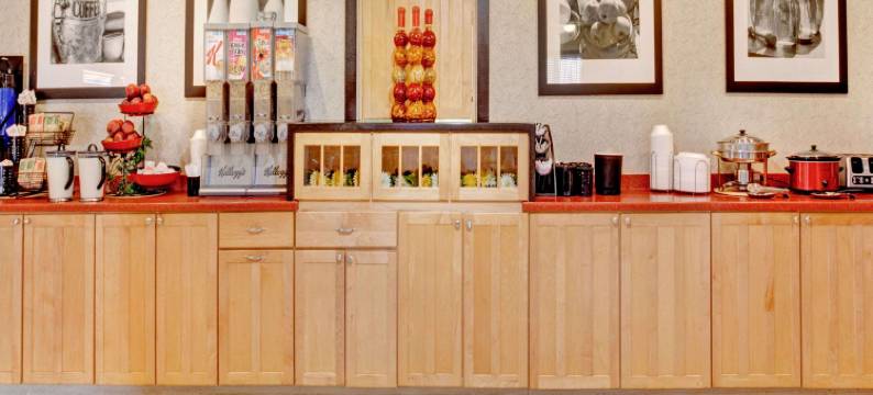 西孟斐斯华美达酒店(Ramada by Wyndham West Memphis)图片