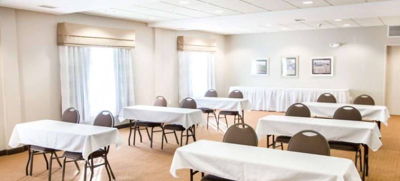 诺顿安眠套房酒店(Sleep Inn & Suites Norton)图片