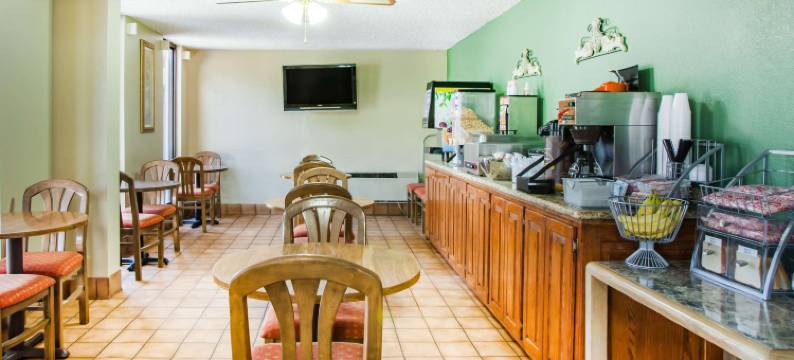 马尔文速8酒店(Super 8 by Wyndham Malvern)图片