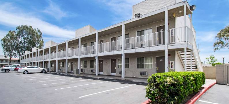 加利福尼亚赛普里斯 6 号开放式客房酒店(Studio 6 Cypress, CA)图片