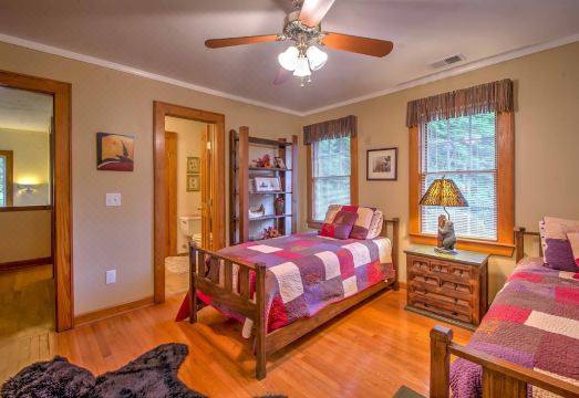 'The Wow House' - Sapphire Home w/ Deck & Views! Hotel Overview