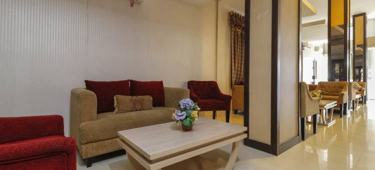 红门酒店普拉斯@望加锡格兰德波普勒酒店(Collection O Losari Near Pantai Losari Formerly Hotel Grand Populer)图片