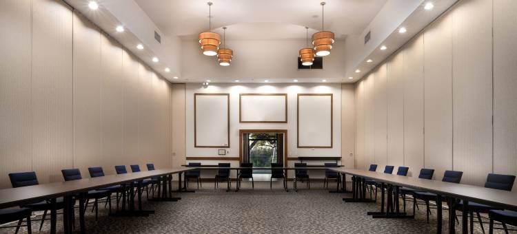 纽布朗费尔斯河村万怡酒店(Courtyard New Braunfels River Village)图片