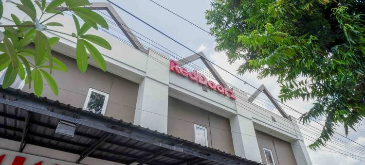 红门酒店 @ 森邦图珠库杜斯(RedDoorz Near Simpang Tujuh Kudus)图片