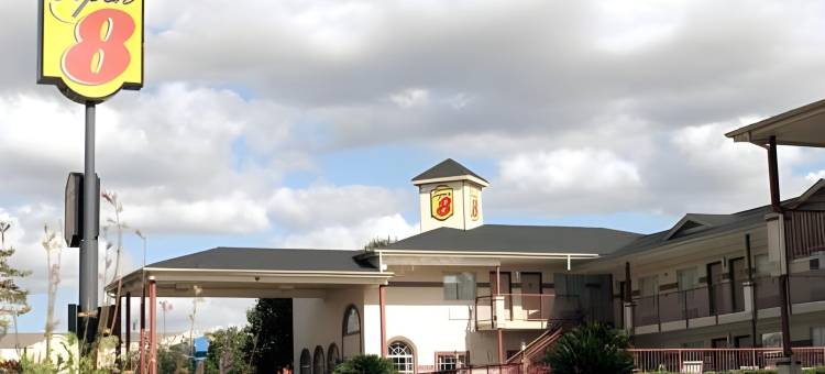 乡村酒店及套房 - 纽布朗费尔斯/ 格鲁恩(Hill Country Inn & Suites - New Braunfels / Gruene)图片