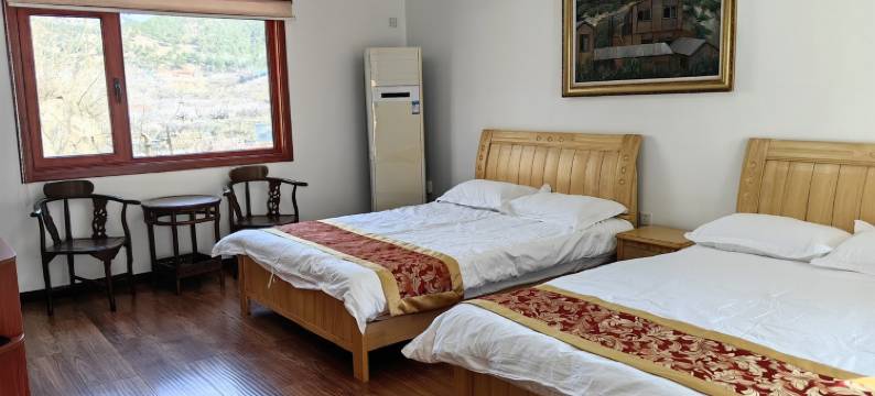 山间小筑特色木屋三居室别墅(文阳路分店)图片