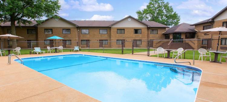 温德姆法明顿贝蒙特酒店(Baymont Inn and Suites by Wyndham Farmington, MO)图片