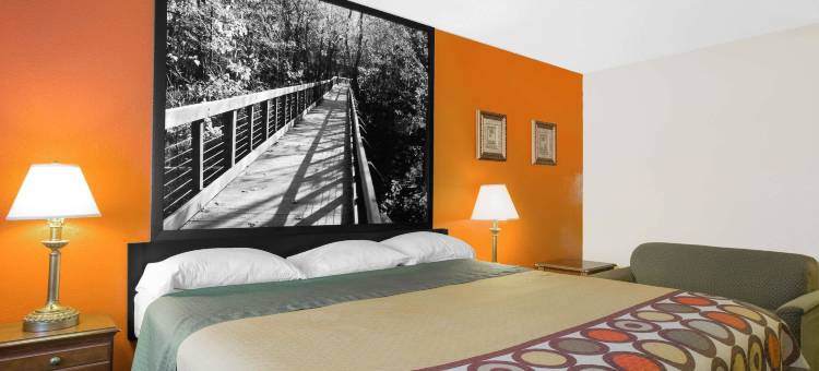 塔拉迪加温德姆速8酒店(Super 8 by Wyndham Talladega Al)图片