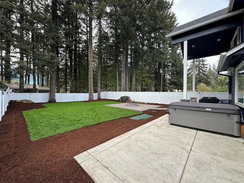 Custom-built Detroit Lake house -- walking distance to the lake and town!