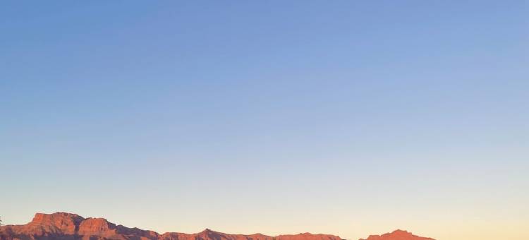 1+ Acre 5 Bedroom Desert Oasis with Pool and Mountain Views!图片