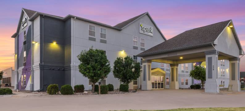 希尔顿迈诺特Spark酒店(Spark by Hilton Minot)图片