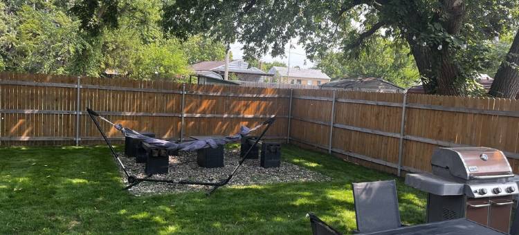 Farmhouse - Centrally Located in Great Bend, Gas Firepit and Pet Friendly Yard图片