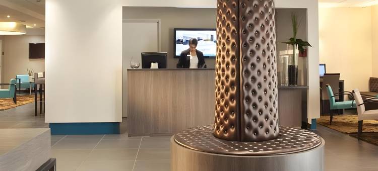 坎佩尔中心大洋洲艾思格尔酒店(Escale Oceania Quimper Centre)图片