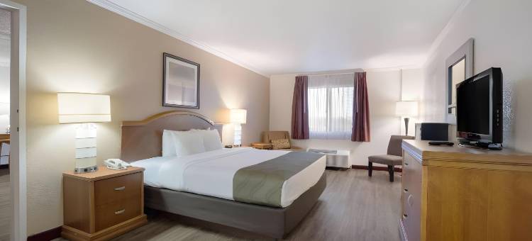 哈瓦苏湖城凯艺套房酒店(Quality Inn & Suites Lake Havasu City)图片