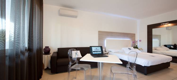 安布罗休拉科尔特酒店(Hotel Ambrosio la Corte)图片