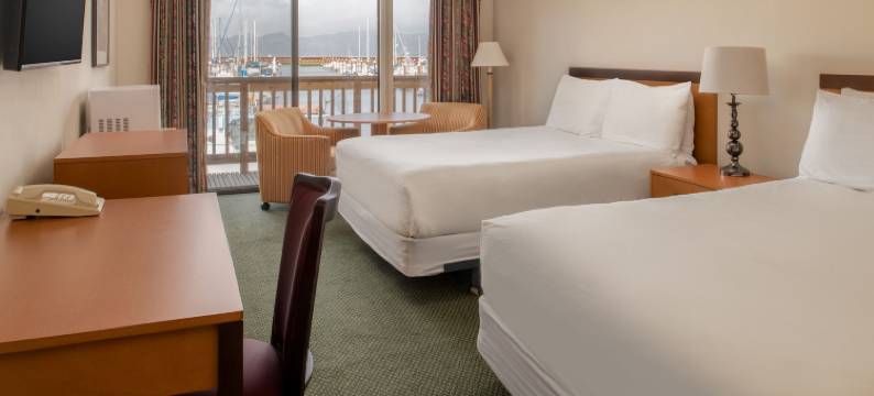 阿斯托里亚河滨旅馆(Astoria Riverwalk Inn)图片