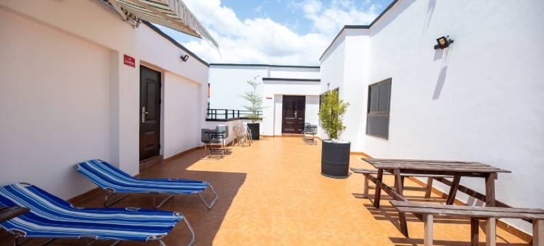 一卧室带家具公寓 - Wifi，空调，安全保障(1 Bed Furnished Apartment - Wifi Aircon Security)图片