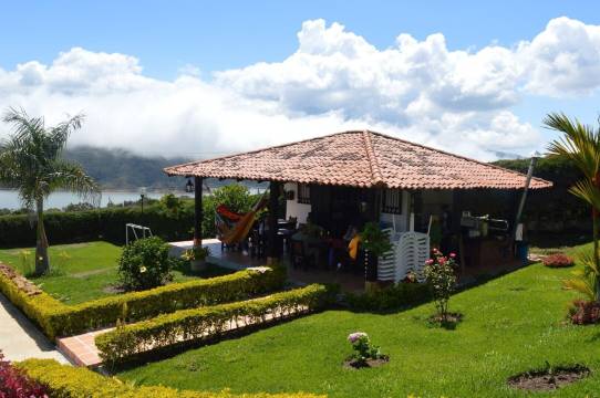 Finca Lago 卡利玛,视野优良(Finca Lago Calima with Excellent View)