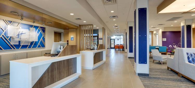 洲际酒店集团旗下霍利斯普林斯罗利地区智选假日酒店(Holiday Inn Express Holly Springs - Raleigh Area)图片