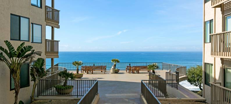 Panoramic Ocean Views and Sunset Balcony - Stunning Coastal Retreat图片