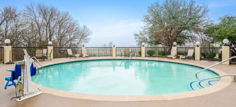 丹尼森北泰克瑟马湖拉昆塔温德姆套房酒店(La Quinta Inn & Suites by Wyndham Denison - N. Lake Texoma)图片