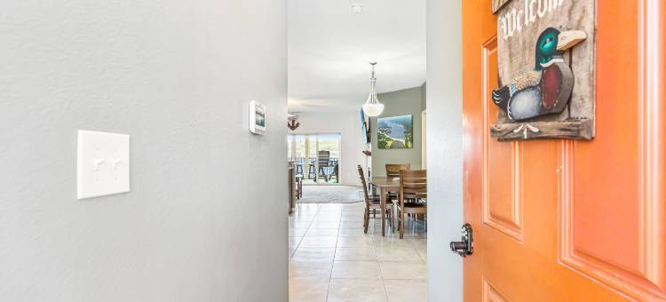 Zero Entry Pool and Elevated Views - Stunning Lakefront Oasis图片