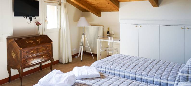 伊索拉尼桑托斯蒂法诺民宿(Casa Isolani Charms Rooms Santo Stefano)图片