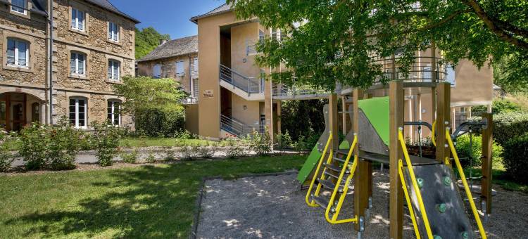Logis Hotel l'Hôtel des Bains - Salles-la-Source图片