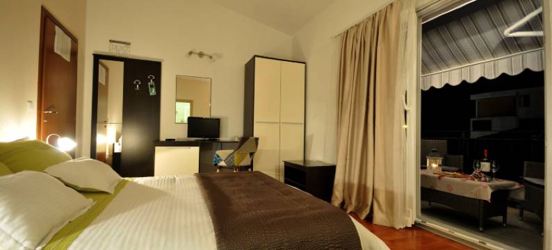 玛斯丽娜公寓及客房别墅(Apartments & Rooms Villa Maslina)图片