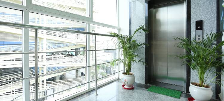 Treebo C 广场(Treebo C Plaza)图片