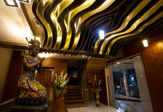 Visthara Inn Hotel Overview