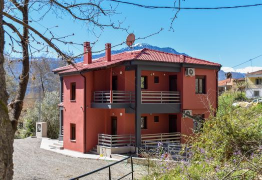 Elia Deluxe Accommodation Hotel Overview