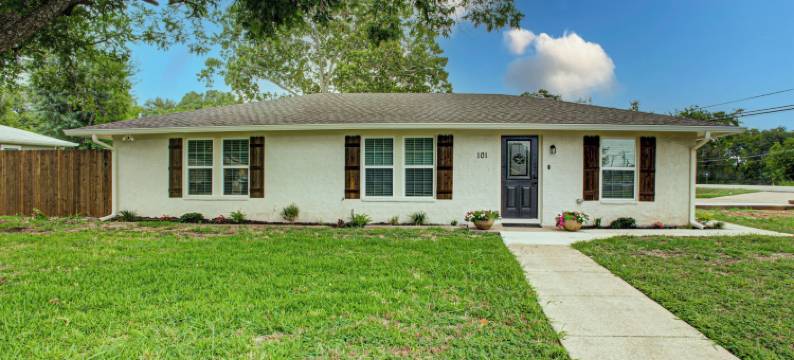 卡萨布兰卡韦科(Casablanca Waco 5 Mins from Baylor and Magnolia with Hot Tub,Firepit, Pet Friendly)图片