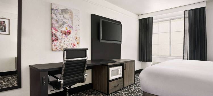 维克托维尔希斯皮里亚拉昆塔温德姆套房酒店(La Quinta Inn & Suites by Wyndham Hesperia Victorville)图片