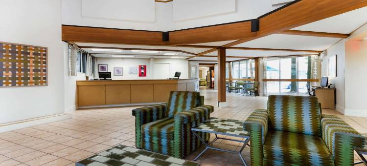 圣彼得克利尔沃特机场拉昆塔温德姆套房酒店(La Quinta Inn & Suites by Wyndham St. Pete-Clearwater Airpt)图片