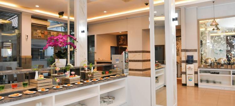 前一号香港度假村三宝垄(Front One HK Resort Simpang Lima Semarang)图片