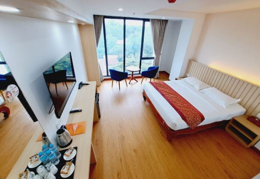 Hotel Grand Vista Hotel Overview