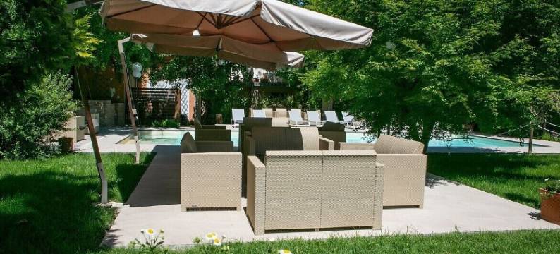 米兰诺酒店泳池和花园(Hotel Milano Pool & Garden)图片